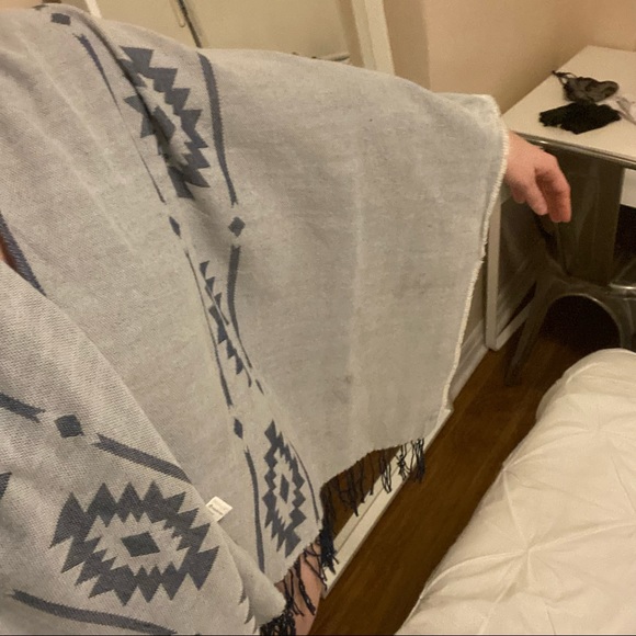 Reversible pancho - Picture 2 of 6